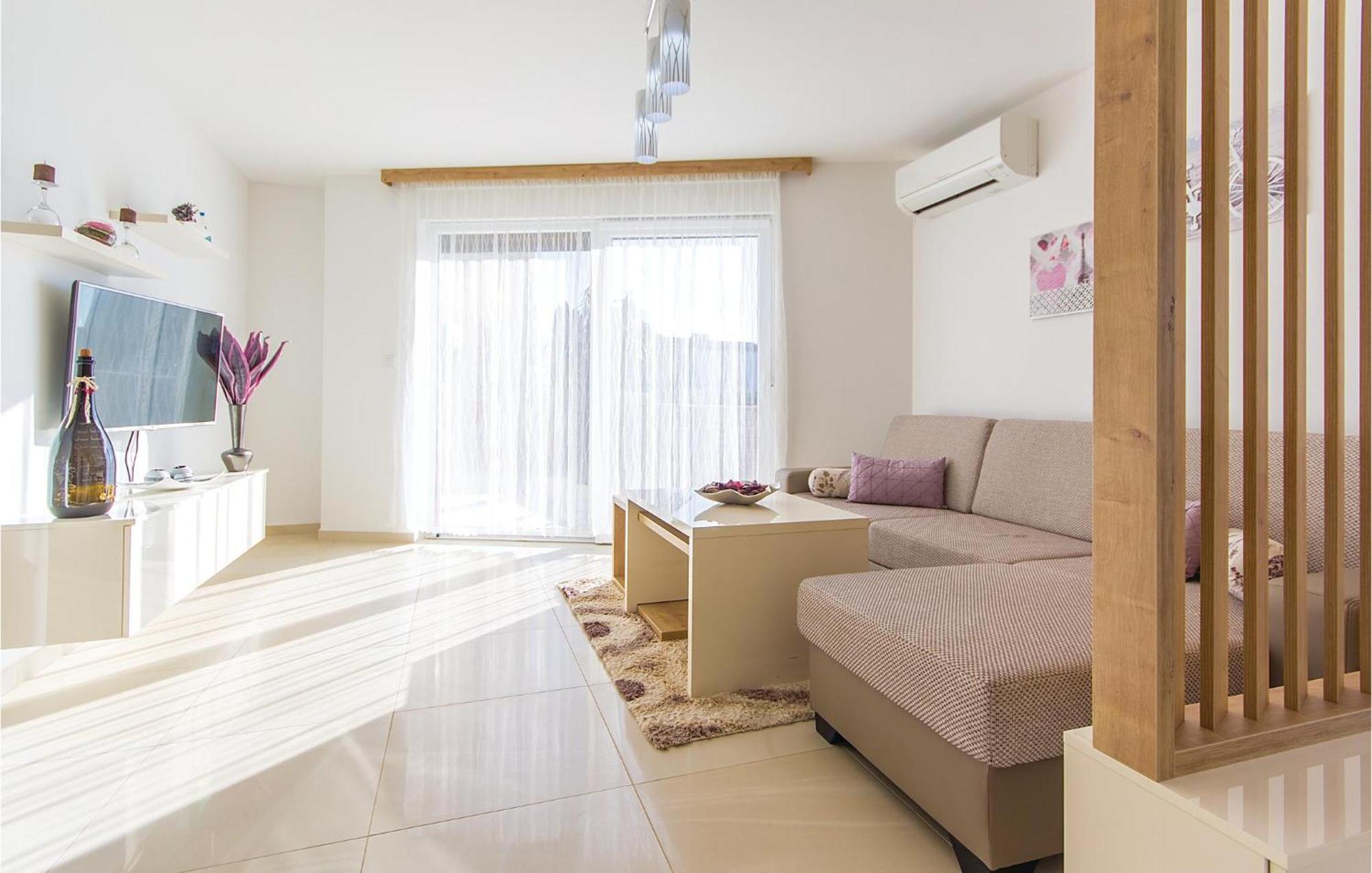 Lovely Apartment In Medulin With Kitchen Bagian luar foto
