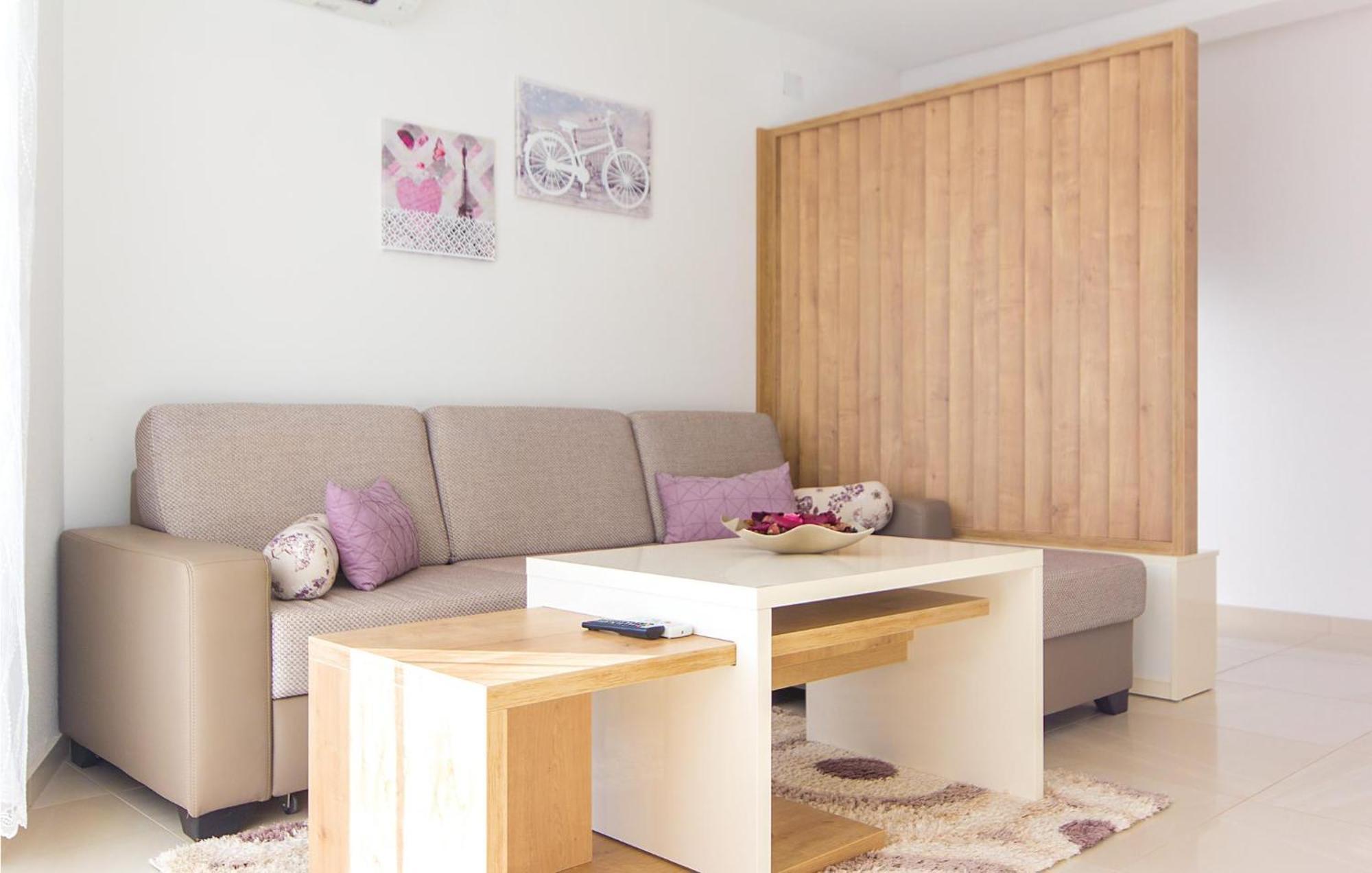 Lovely Apartment In Medulin With Kitchen Bagian luar foto
